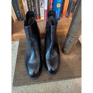 NWOB Regarde Le Ciel Women's Size 38 US 8 Black Leather Ankle Booties Boots